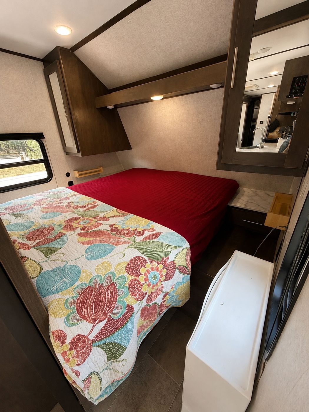 2021 Coleman: Queen bedroom