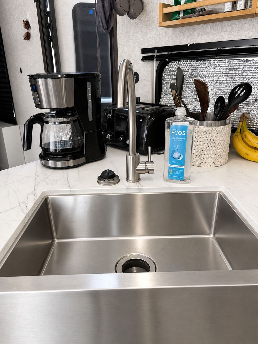 2021 Coleman: Farmhouse sink