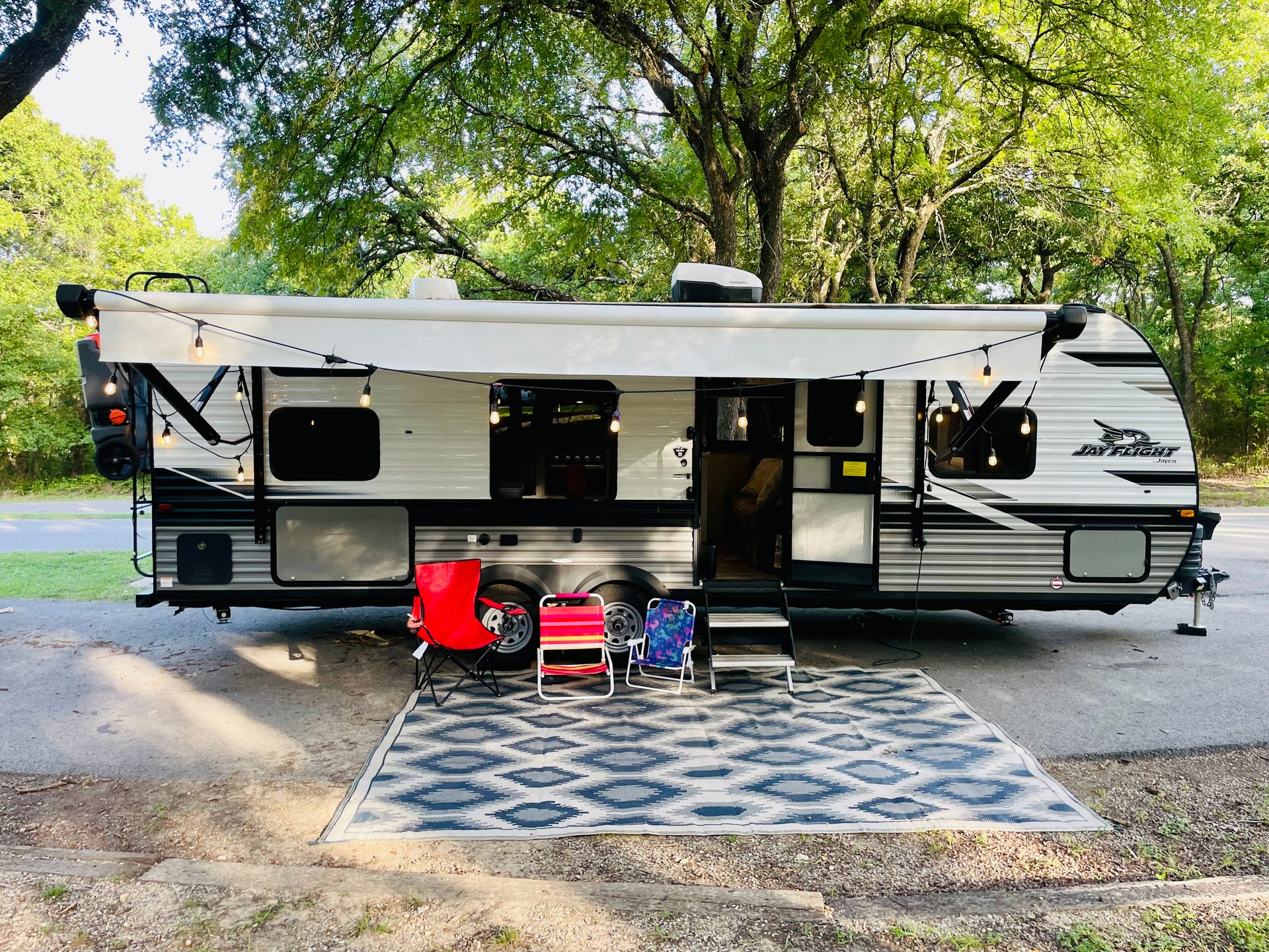 2023 Jayco Jayflight: With the awning out
